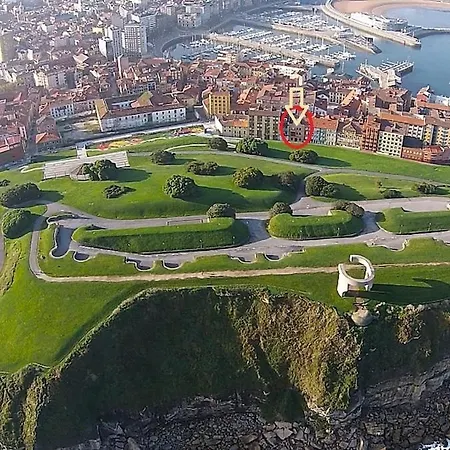 Cimadevilla, Near The Apartment Gijon